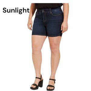 TORRID Plus Size Women 22 Denim Stretch 5 Inch Bombshell Premium High Rise Short